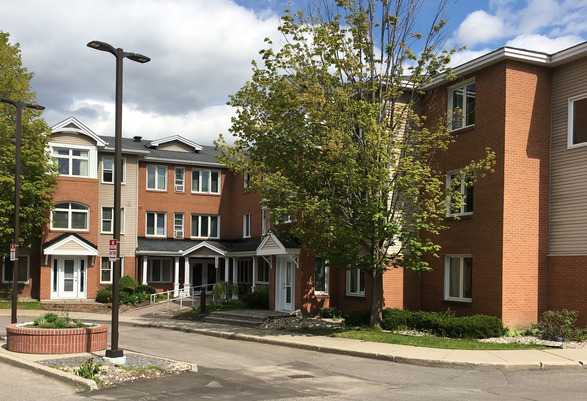 Ellwood House Description Ellwood House St. Thomas the Apostle